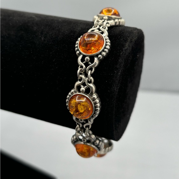 Silver and Amber Bracelet - Picture 5 of 8